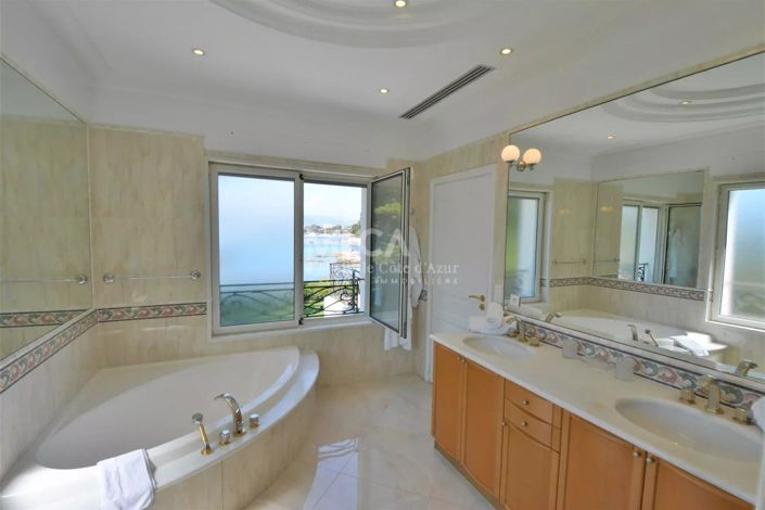 Image No.7-9 Bed House for sale