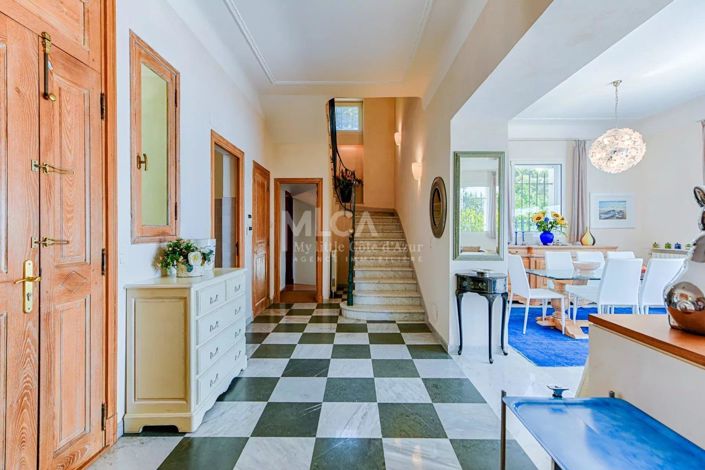 Image No.4-6 Bed House for sale