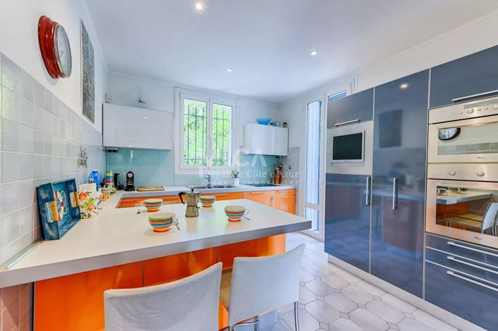 Image No.7-6 Bed House for sale