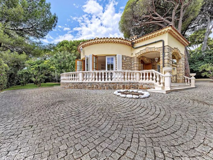 Image No.12-4 Bed House for sale