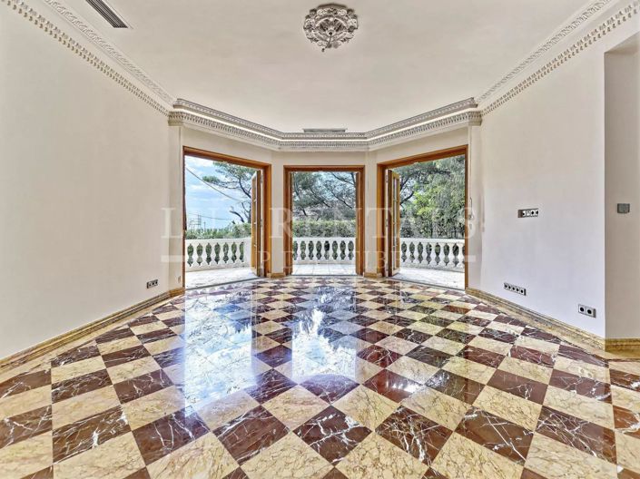 Image No.15-4 Bed House for sale