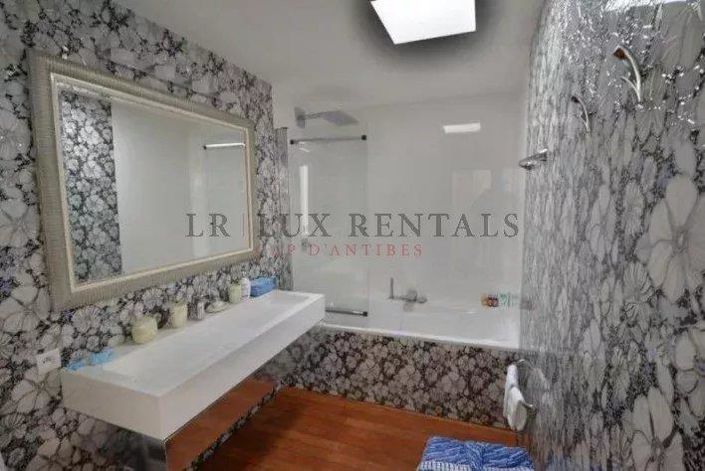 Image No.7-3 Bed House for sale