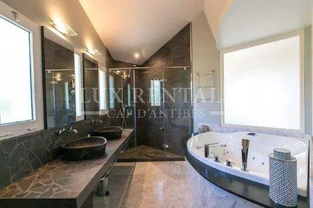 Image No.18-5 Bed House for sale