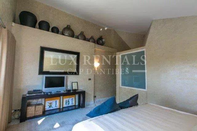 Image No.20-5 Bed House for sale