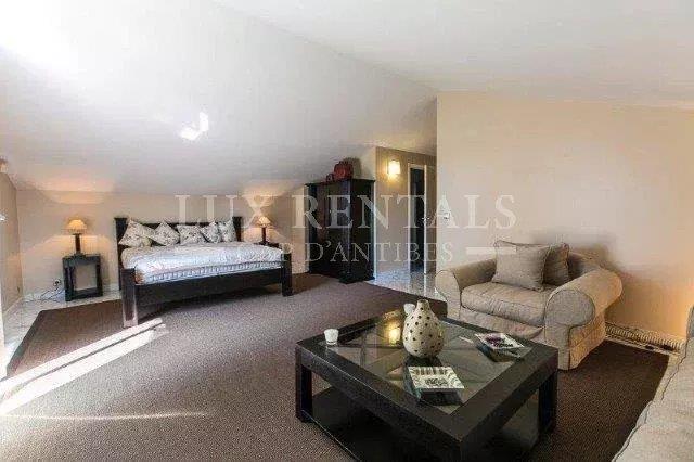 Image No.6-5 Bed House for sale