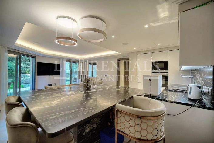 Image No.10-3 Bed Apartment for sale