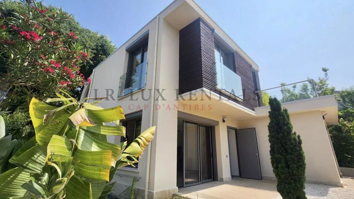 Image No.1-4 Bed House for sale