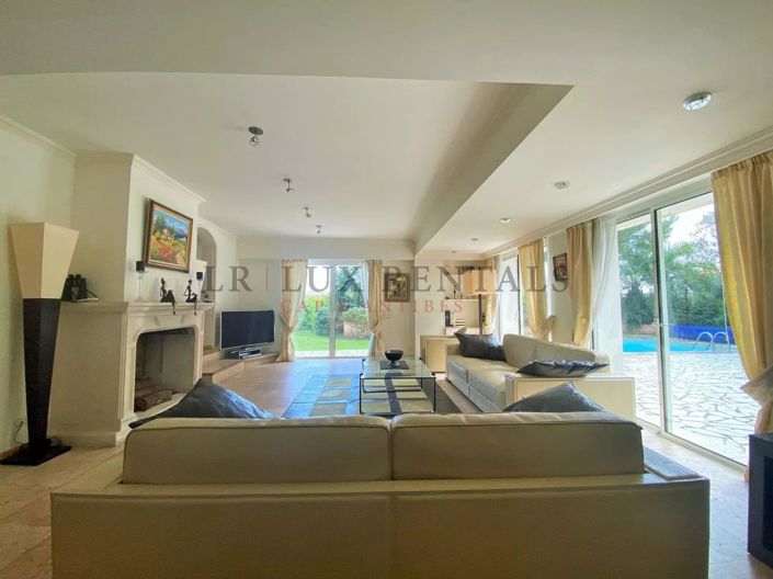 Image No.10-3 Bed House for sale