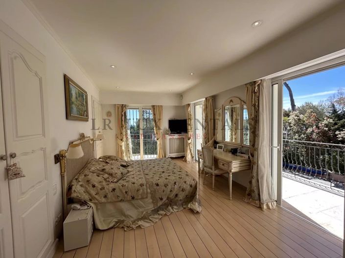 Image No.7-3 Bed House for sale