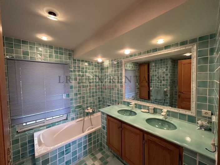 Image No.8-3 Bed House for sale