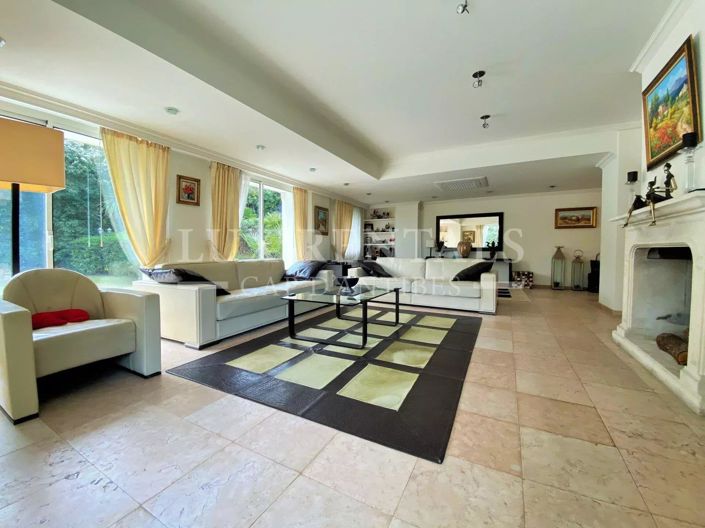 Image No.9-3 Bed House for sale