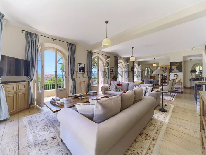 Image No.5-4 Bed House for sale