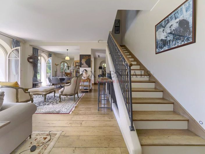 Image No.6-4 Bed House for sale