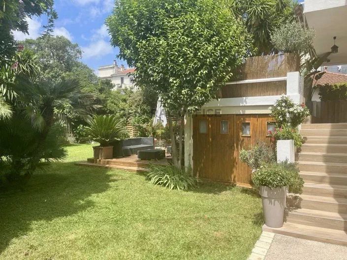 Image No.18-5 Bed House for sale