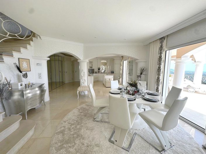 Image No.11-3 Bed House for sale