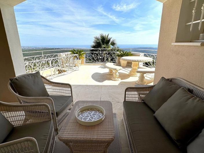 Image No.8-3 Bed House for sale