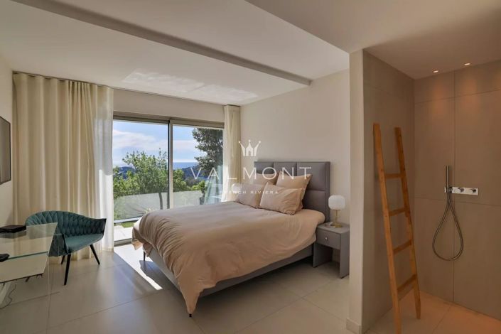 Image No.21-5 Bed House for sale