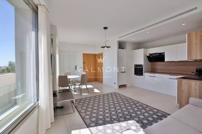 Image No.24-5 Bed House for sale