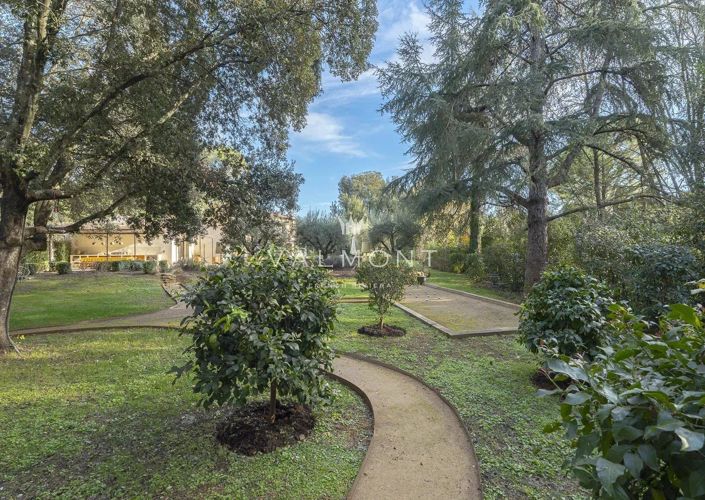 Image No.30-5 Bed House for sale