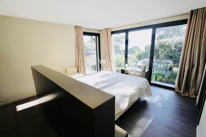 Image No.7-4 Bed House for sale