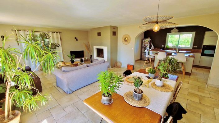 Image No.6-4 Bed House for sale