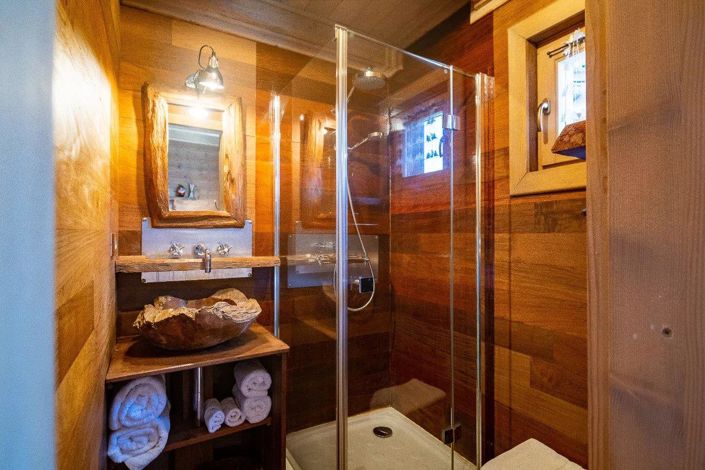 Image No.13-6 Bed House for sale