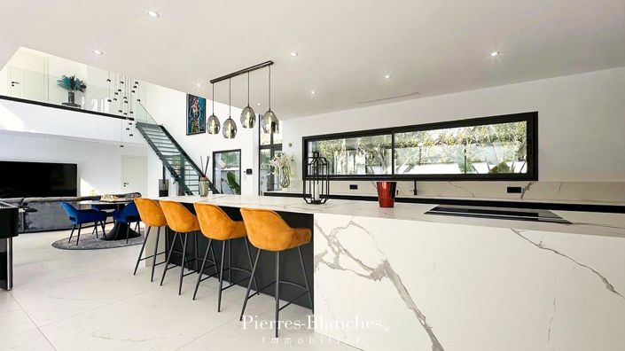 Image No.5-Maison de 5 chambres à vendre à Herault