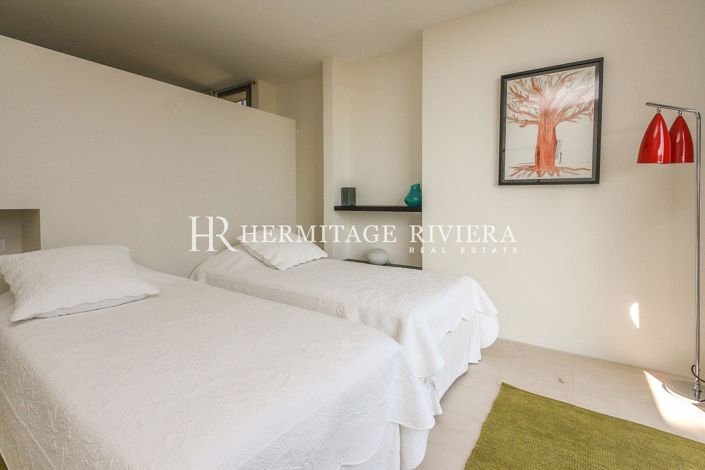 Image No.20-5 Bed House for sale