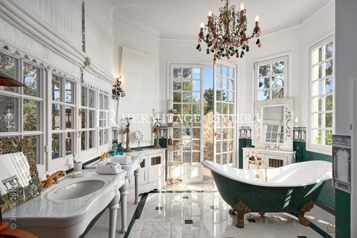 Image No.16-6 Bed House for sale