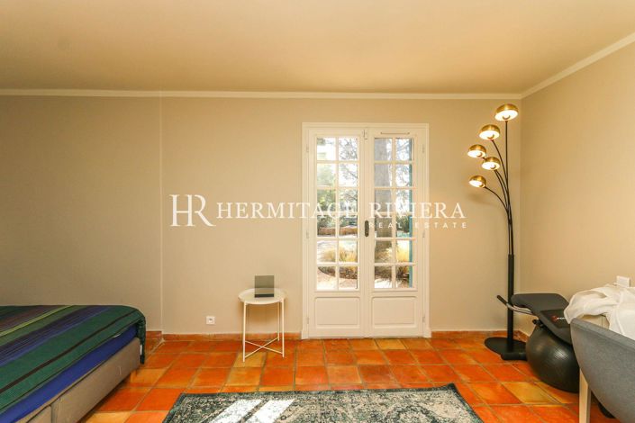 Image No.12-4 Bed House for sale