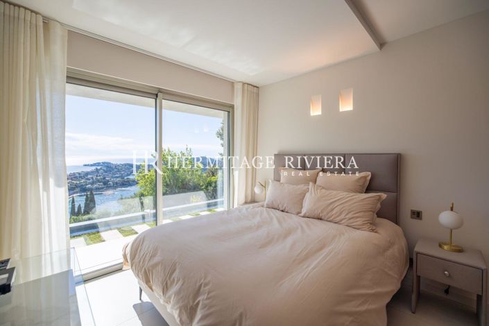 Image No.26-6 Bed House for sale