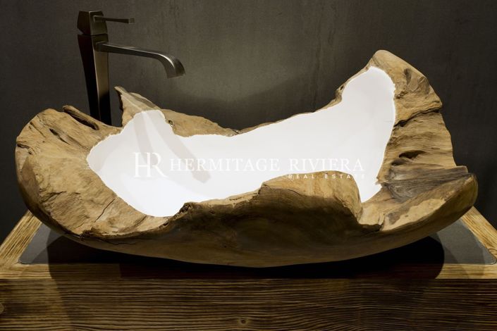 Image No.28-8 Bed House for sale