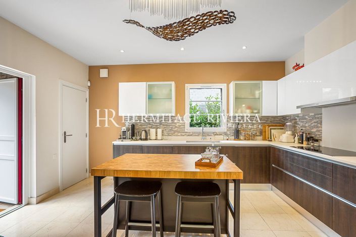 Image No.14-7 Bed House for sale