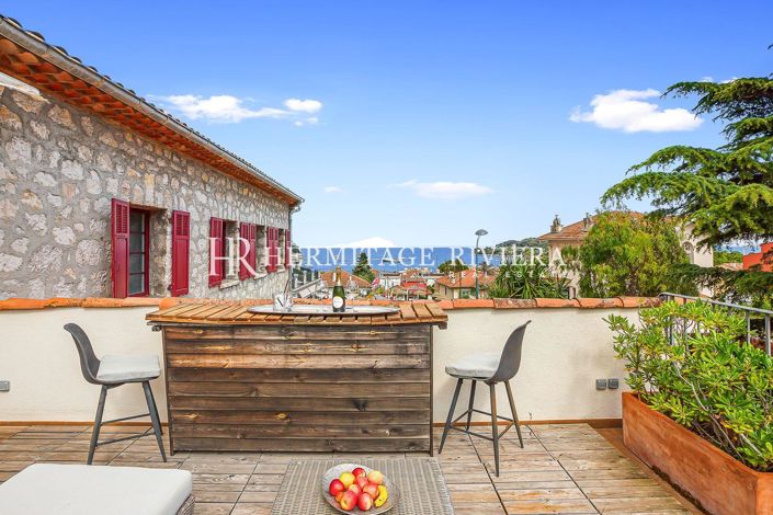 Image No.15-7 Bed House for sale