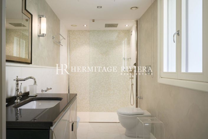 Image No.25-8 Bed House for sale