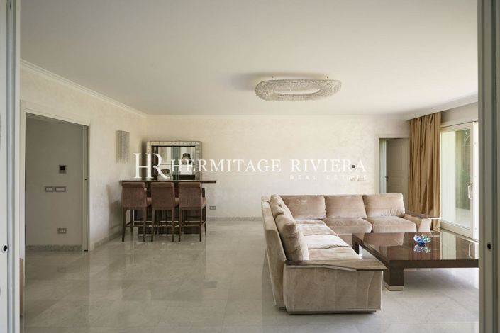 Image No.26-8 Bed House for sale