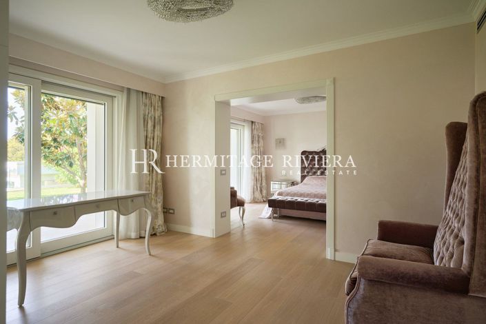 Image No.30-8 Bed House for sale