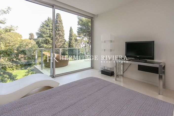 Image No.14-4 Bed House for sale