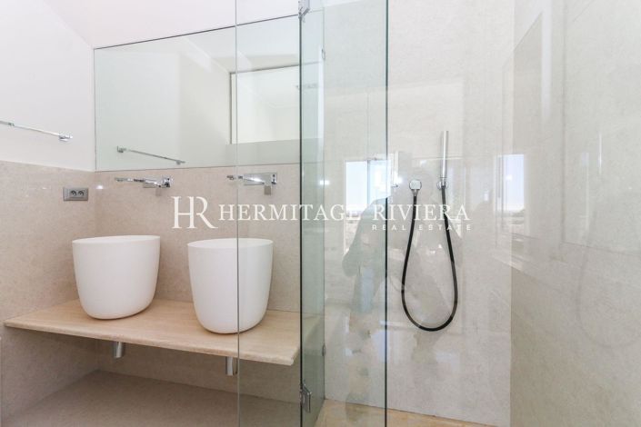 Image No.24-4 Bed House for sale