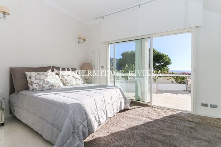 Image No.25-4 Bed House for sale