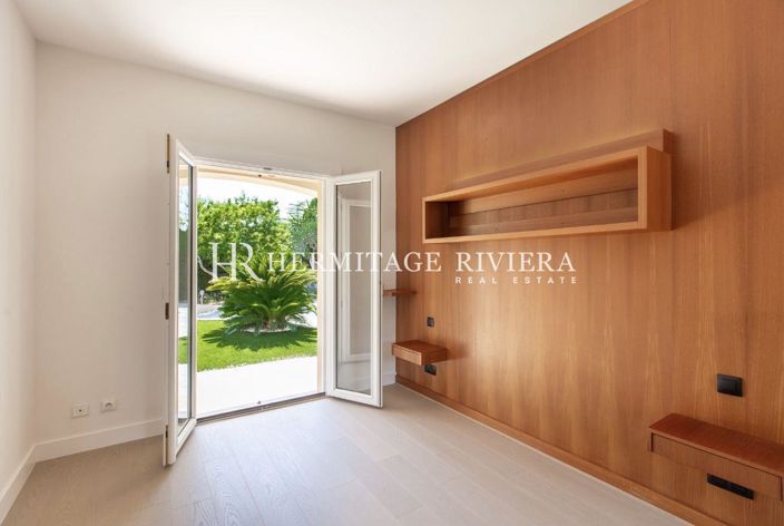 Image No.12-5 Bed House for sale