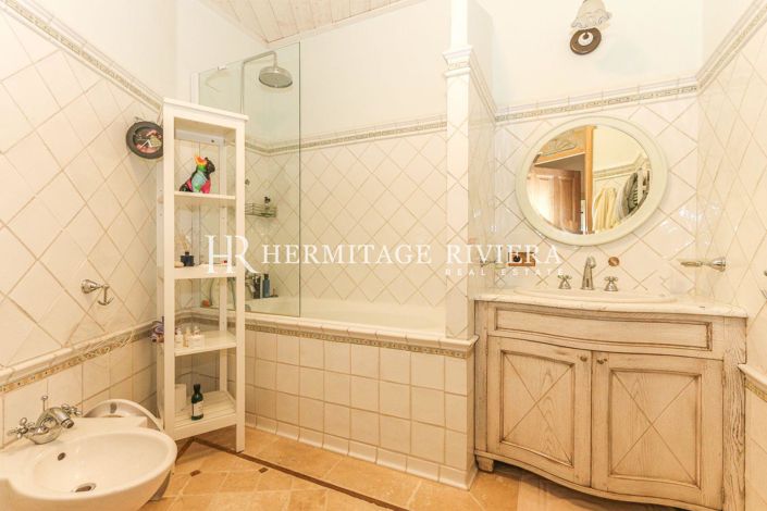 Image No.26-4 Bed House for sale