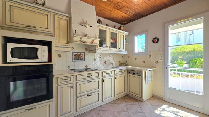 Image No.4-5 Bed House for sale