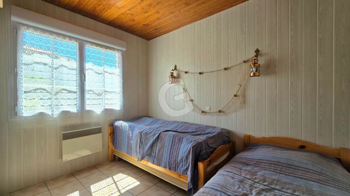 Image No.6-5 Bed House for sale