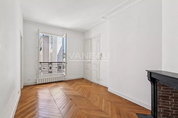 Image No.13-5 Bed Apartment for sale