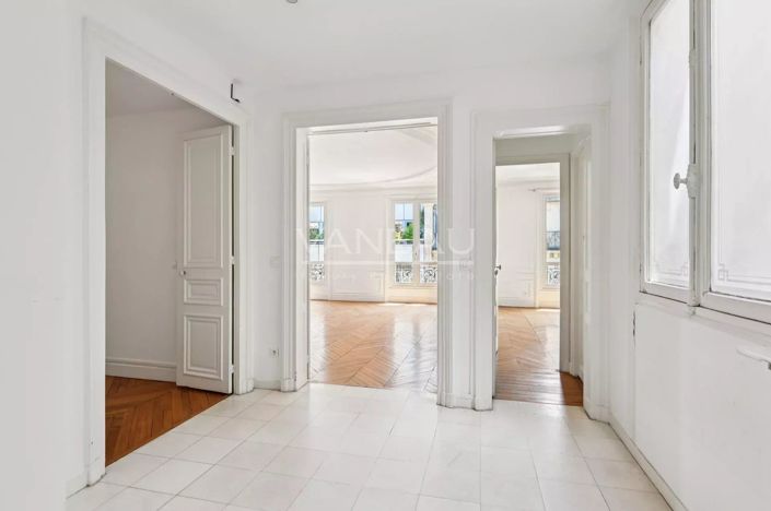 Image No.17-5 Bed Apartment for sale