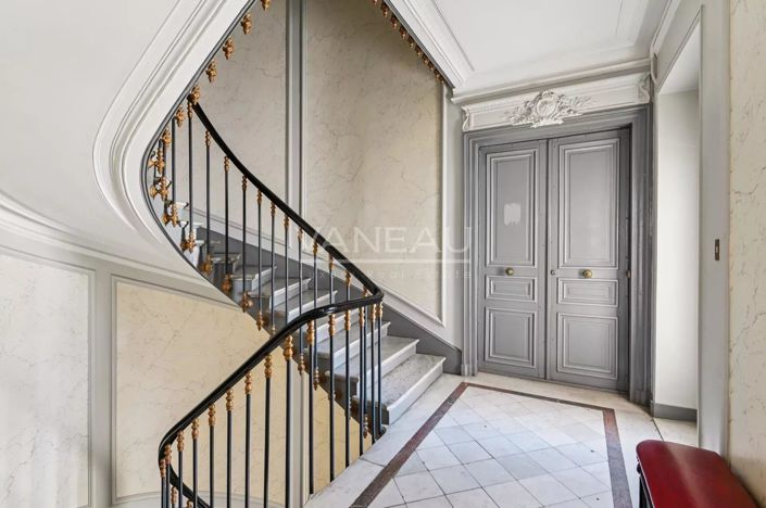 Image No.18-5 Bed Apartment for sale