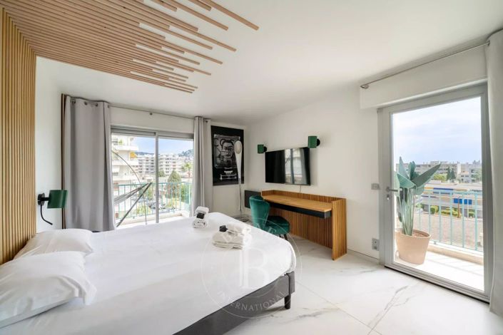 Image No.7-3 Bed Apartment for sale