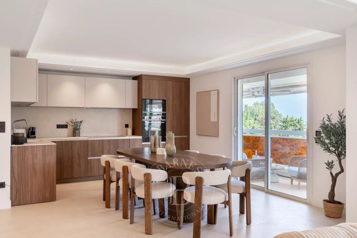 Image No.17-4 Bed Apartment for sale