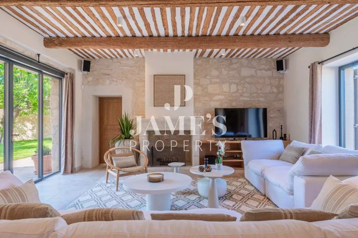 Image No.10-6 Bed House for sale